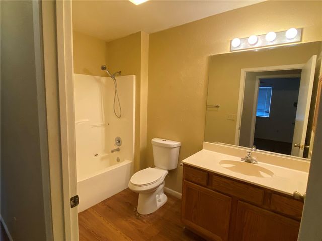 301 Avenue Q Ave, Marble Falls, TX 78654