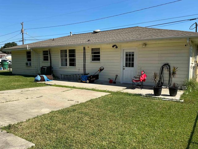 318 St Louis St, Raceland, LA 70394