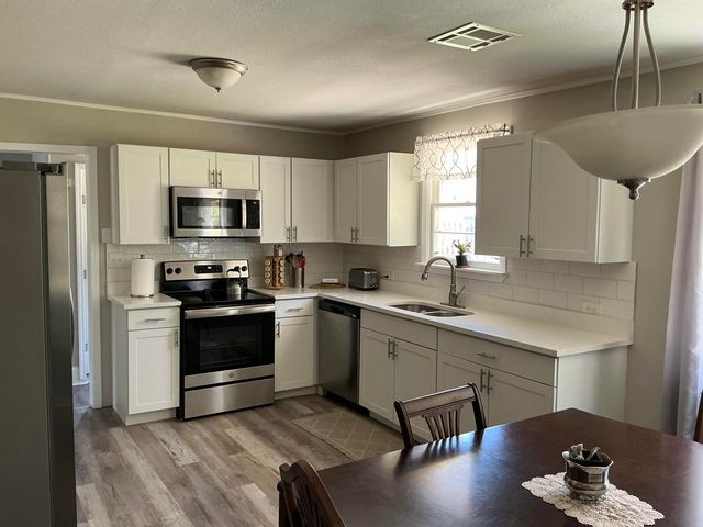 318 St Louis St, Raceland, LA 70394