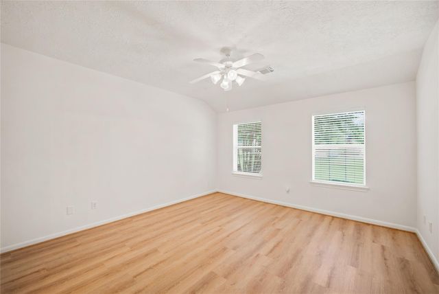 2601 S Broadway Street 8, La Porte, TX 77571