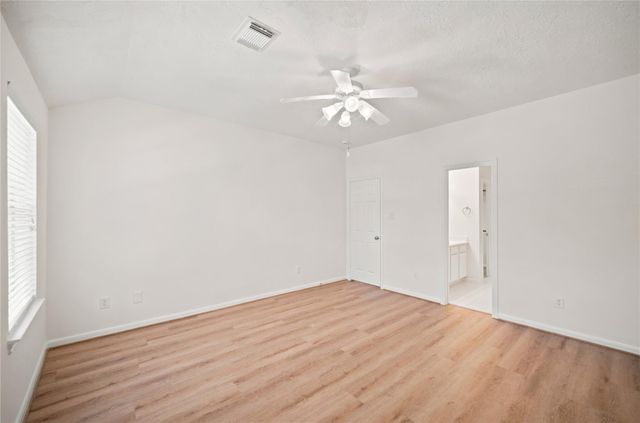 2601 S Broadway Street 8, La Porte, TX 77571
