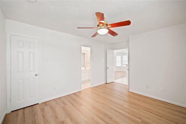 2601 S Broadway Street 8, La Porte, TX 77571