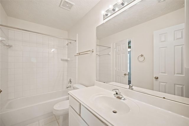 2601 S Broadway Street 8, La Porte, TX 77571