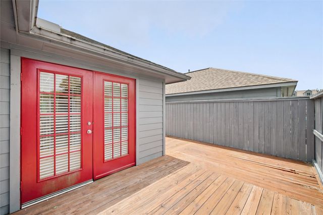 2601 S Broadway Street 8, La Porte, TX 77571