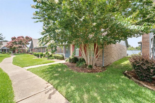 2601 S Broadway Street 8, La Porte, TX 77571