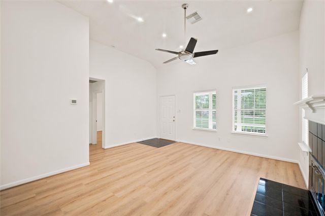 2601 S Broadway Street 8, La Porte, TX 77571