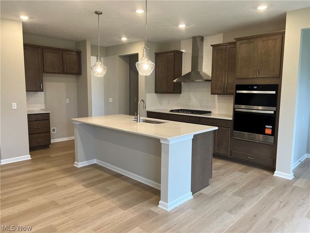 3753 Golden Wood Way, Green, OH 44685
