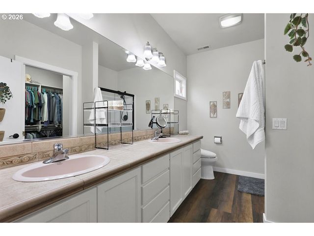 3335 LAKE GLENN Dr, Eugene, OR 97408