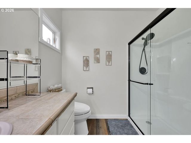 3335 LAKE GLENN Dr, Eugene, OR 97408