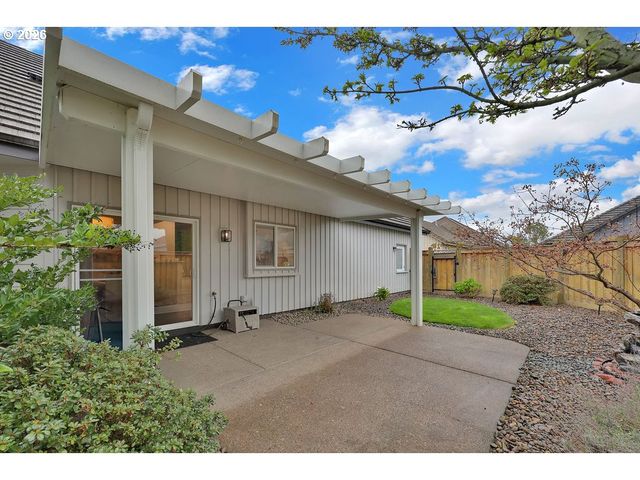 3335 LAKE GLENN Dr, Eugene, OR 97408