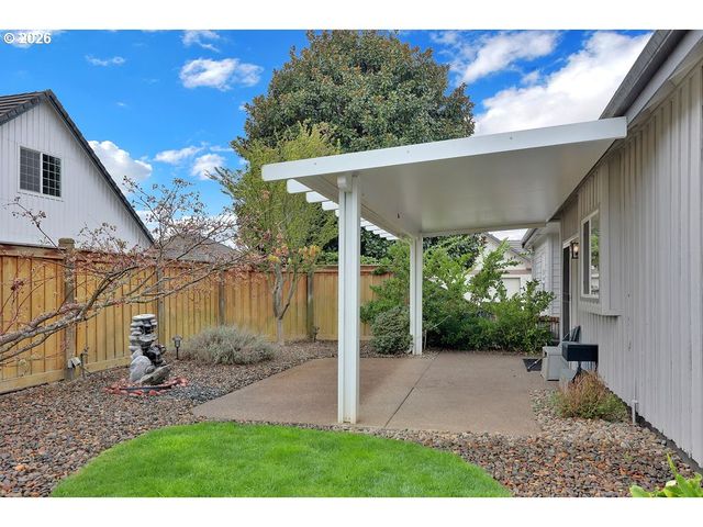 3335 LAKE GLENN Dr, Eugene, OR 97408