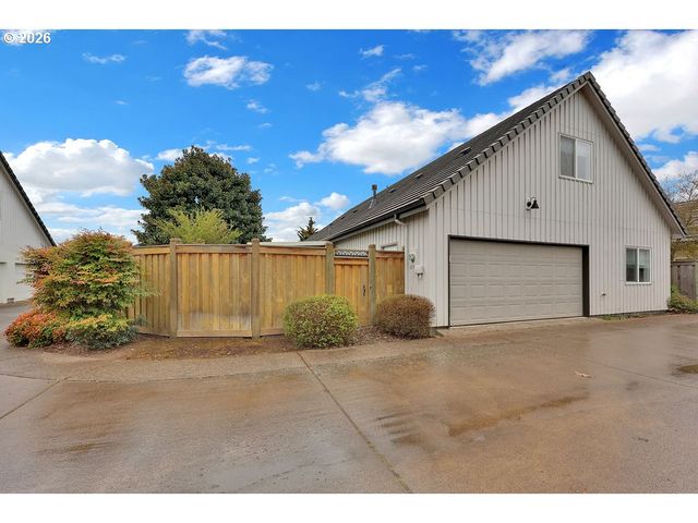 3335 LAKE GLENN Dr, Eugene, OR 97408