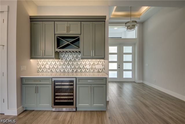 4910 SW 2nd AVE, Cape Coral, FL 33914