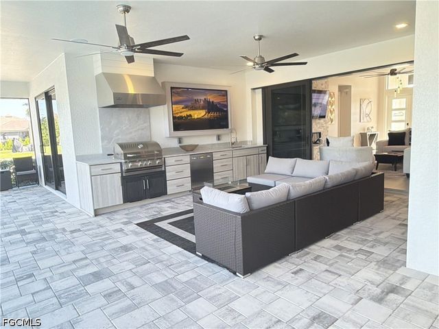 4910 SW 2nd AVE, Cape Coral, FL 33914