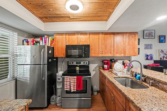 2048 SUNSET GROVE LANE, Clearwater, FL 33765