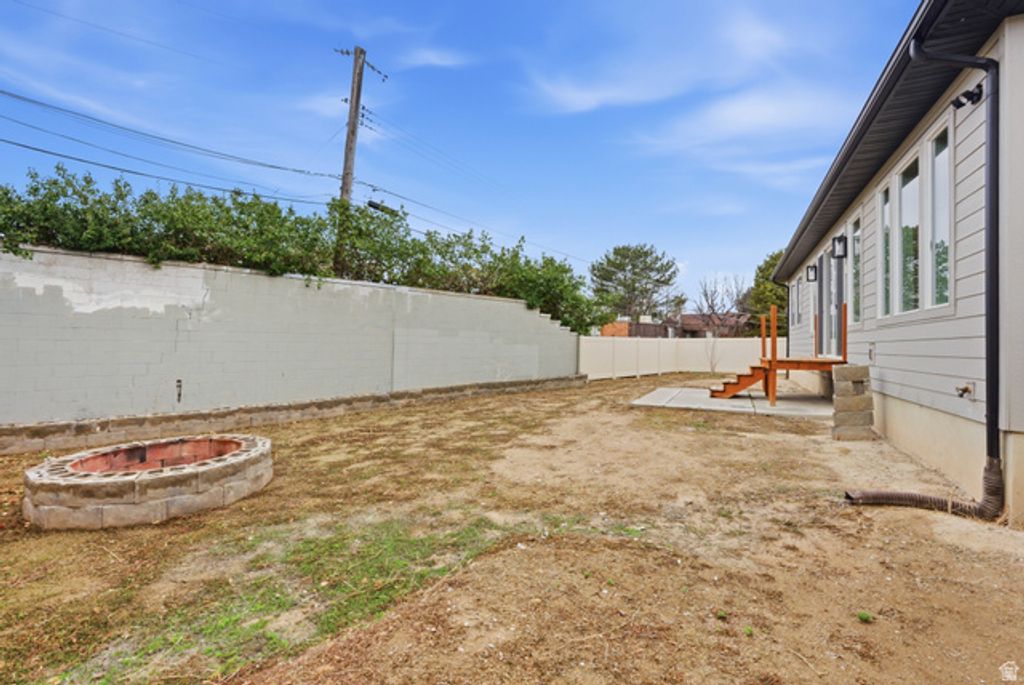 Image 4 of property listing at 2397 W MARVS CV, West Valley City, UT 84119