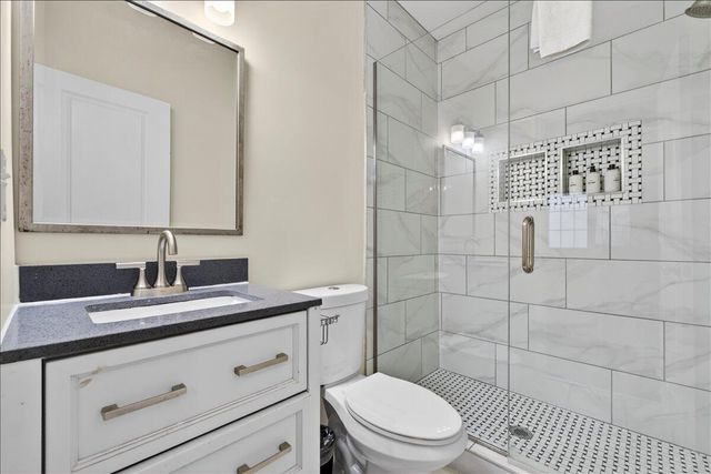 5917 Hagood Avenue, Hanahan, SC 29410