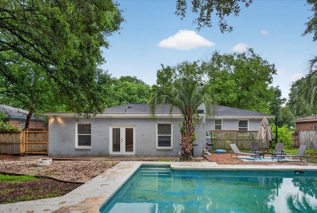 5917 Hagood Avenue, Hanahan, SC 29410