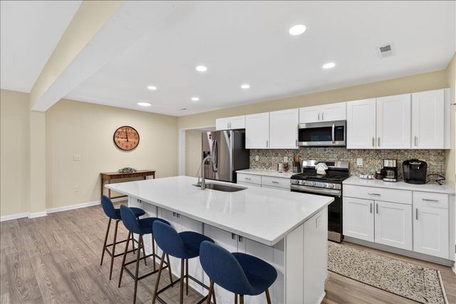 5917 Hagood Avenue, Hanahan, SC 29410