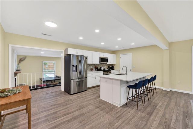 5917 Hagood Avenue, Hanahan, SC 29410