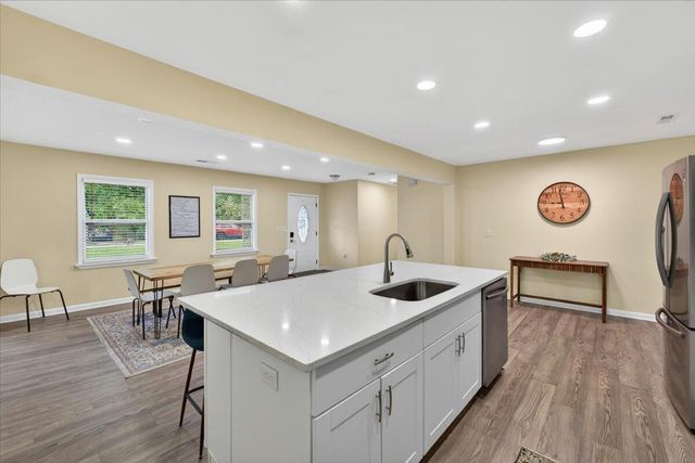 5917 Hagood Avenue, Hanahan, SC 29410