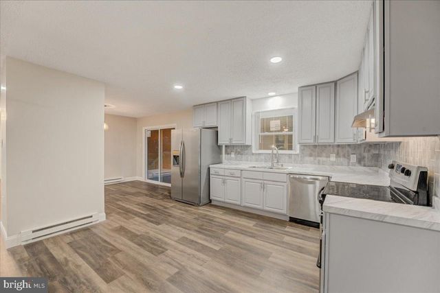 304 OTTER AVE, Browns Mills, NJ 08015