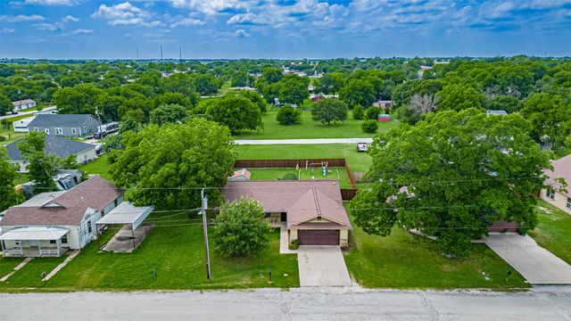 630 N Park Street, Dublin, TX 76446