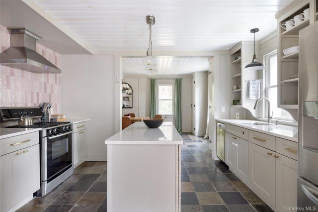 3 Corkscrew Road, Barryville, NY 12719