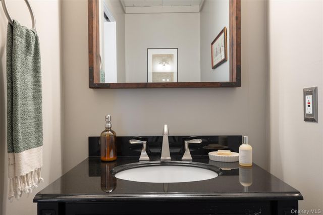 3 Corkscrew Road, Barryville, NY 12719