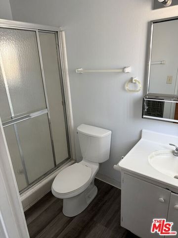 18600 Burbank Boulevard 202, Los Angeles, CA 91356