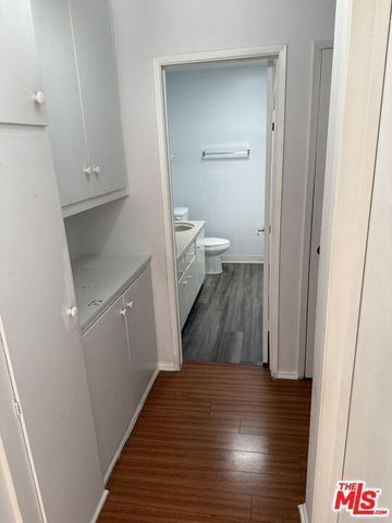 18600 Burbank Boulevard 202, Los Angeles, CA 91356