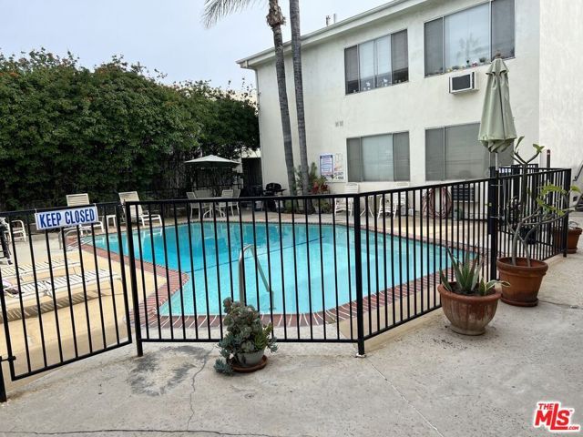 18600 Burbank Boulevard 202, Los Angeles, CA 91356