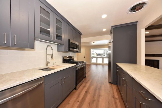 8105 W Townsend STREET, Milwaukee, WI 53222