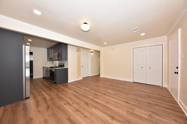 8105 W Townsend STREET, Milwaukee, WI 53222