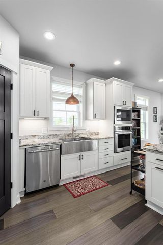 6462 Revere Pass, Deforest, WI 53532