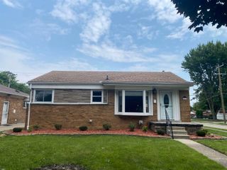 21725 Share Street, St Clair Shores, MI 48082