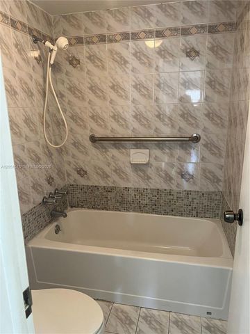 295 NW 72nd Ave 306, Miami, FL 33126