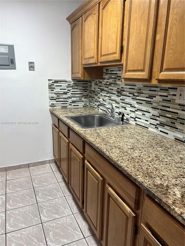 295 NW 72nd Ave 306, Miami, FL 33126
