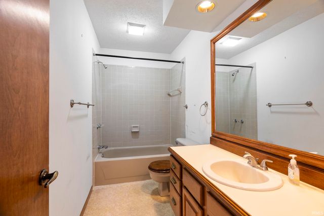 1402 Trace Fourteen, West Lafayette, IN 47906