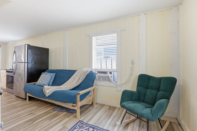 18 Glenwood St, North Andover, MA 01845