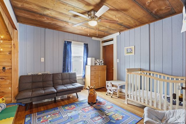 18 Glenwood St, North Andover, MA 01845