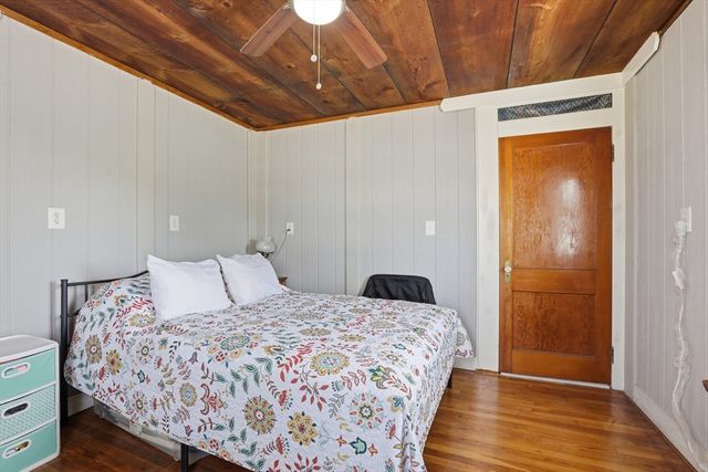 18 Glenwood St, North Andover, MA 01845