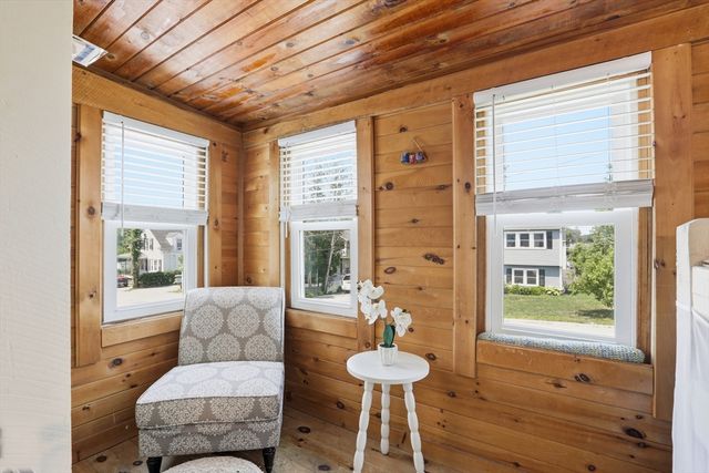 18 Glenwood St, North Andover, MA 01845
