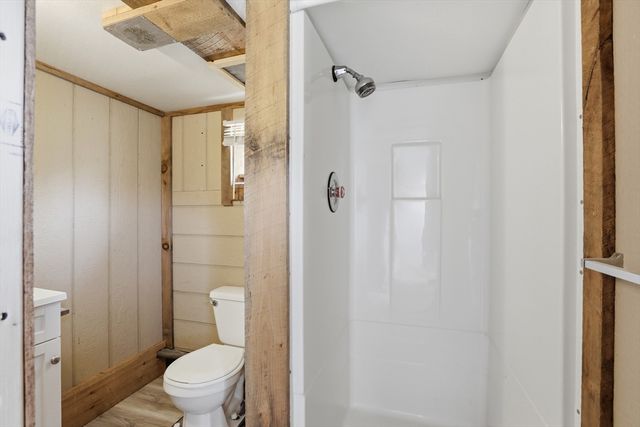 18 Glenwood St, North Andover, MA 01845