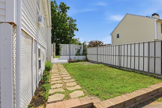 18 Glenwood St, North Andover, MA 01845