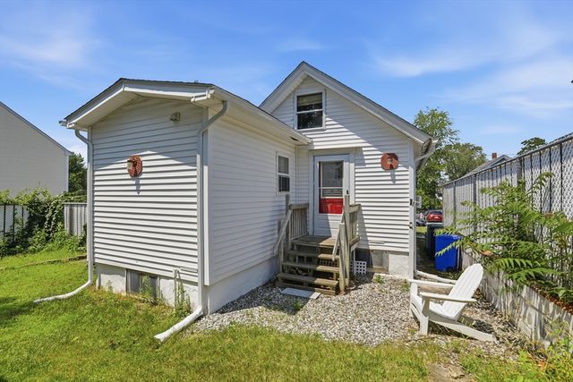 18 Glenwood St, North Andover, MA 01845