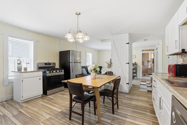 18 Glenwood St, North Andover, MA 01845