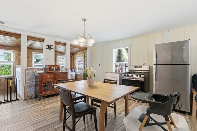 18 Glenwood St, North Andover, MA 01845