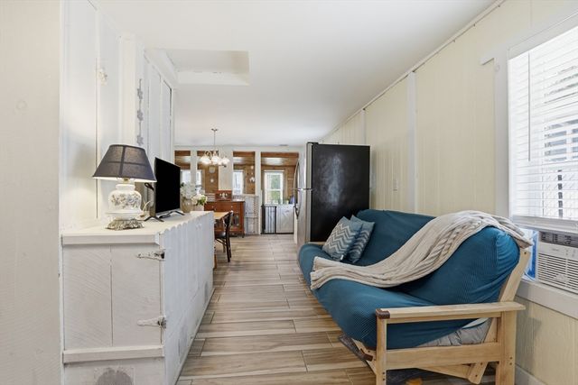 18 Glenwood St, North Andover, MA 01845