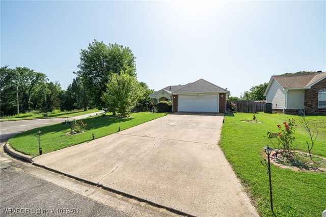 2205 Quartz Circle, Van Buren, AR 72956